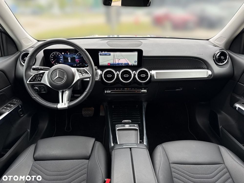 Mercedes-Benz GLB - 16