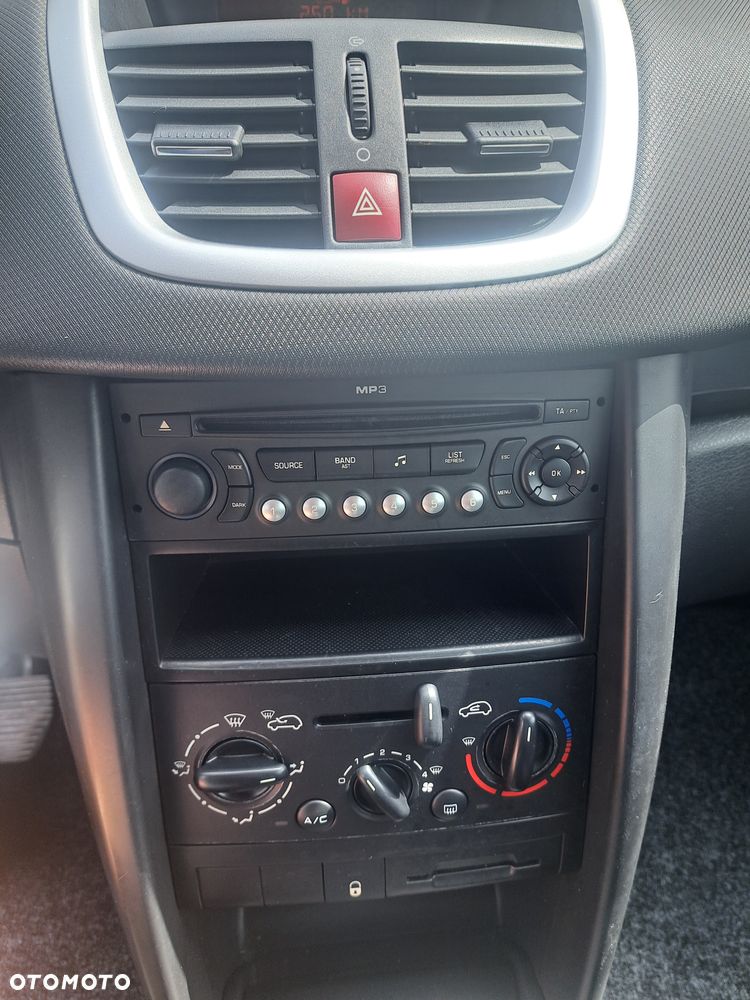 Peugeot 207 75 Tendance - 21