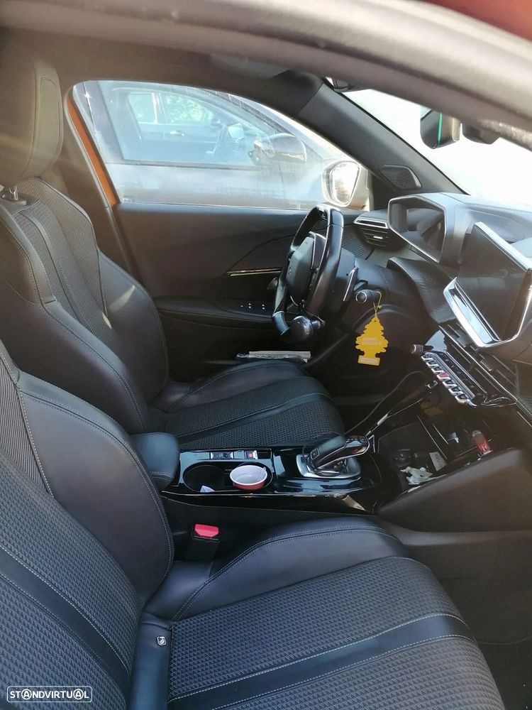 Peugeot 2008 1.5 BlueHDi GT EAT8 - 3