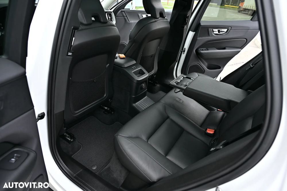 Volvo XC 60 T6 AWD Recharge Geartronic Inscription Expression - 23