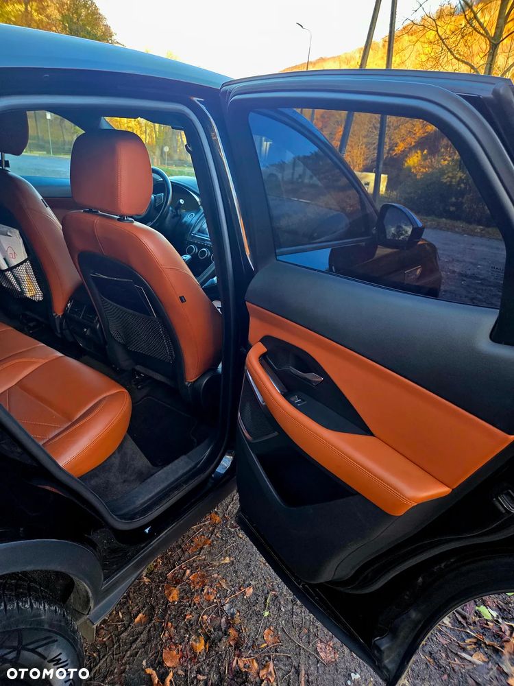 Jaguar E-Pace 2.0 i4P AWD HSE - 12