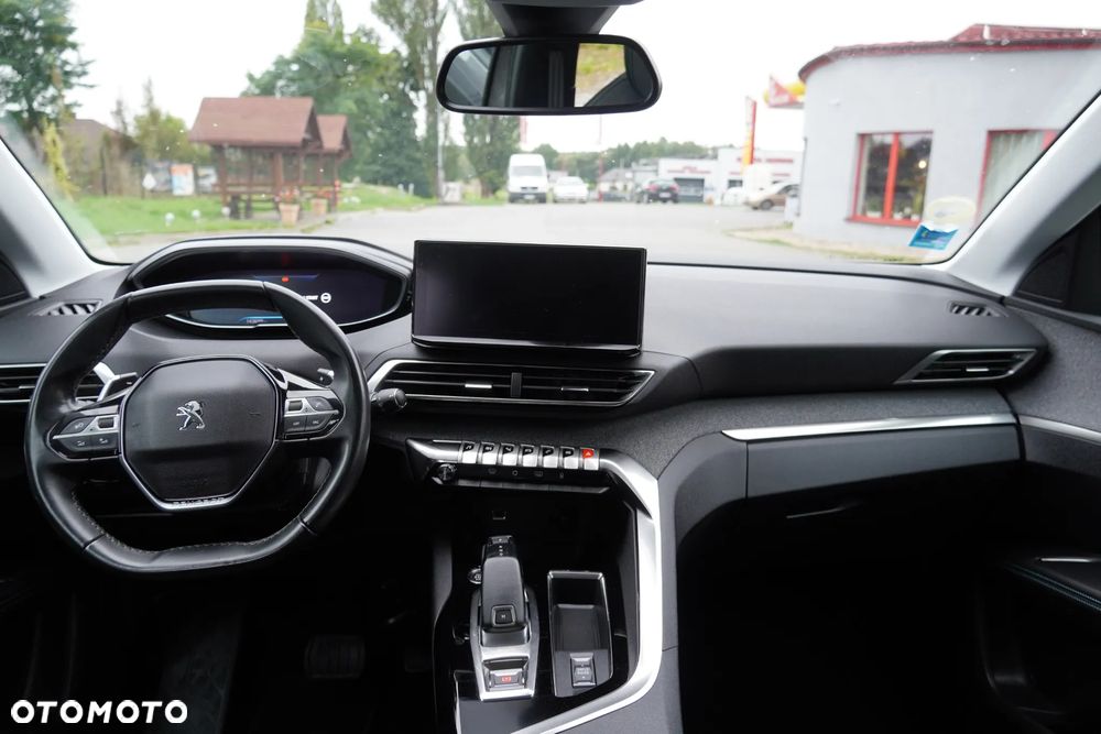 Peugeot 3008 1.5 BlueHDi Allure Pack S&S EAT8 - 17