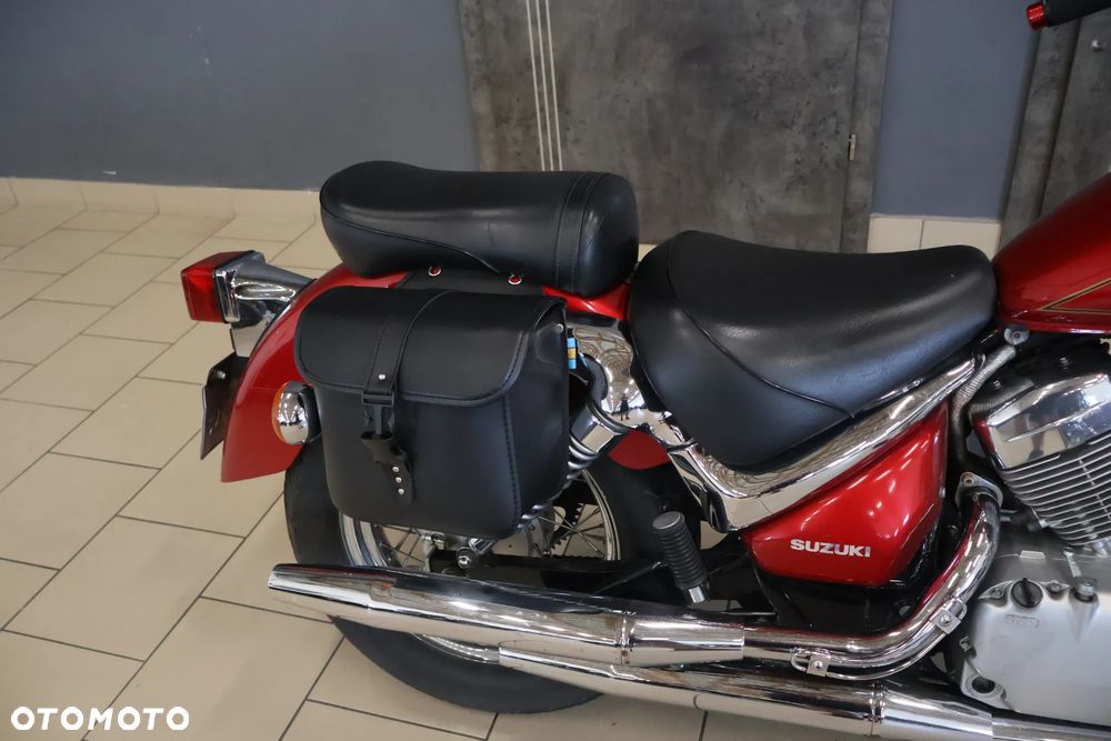 Suzuki Intruder - 10