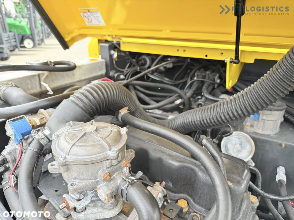 Combilift WÓZEK CZTEROKIERUNKOWY - WIELOKIERUNKOWY / CB4000 / GAS / TRIPLEX 5200MM / WOLNY SKOK / POZYCJONER WIDEŁ / PRZESUW WIDEŁ / STAN IDEALNY / Szeroka oferta wózków czterokierunkowych i bocznych, dopasowanych do różnorodnych potrzeb i zastosowań - 35