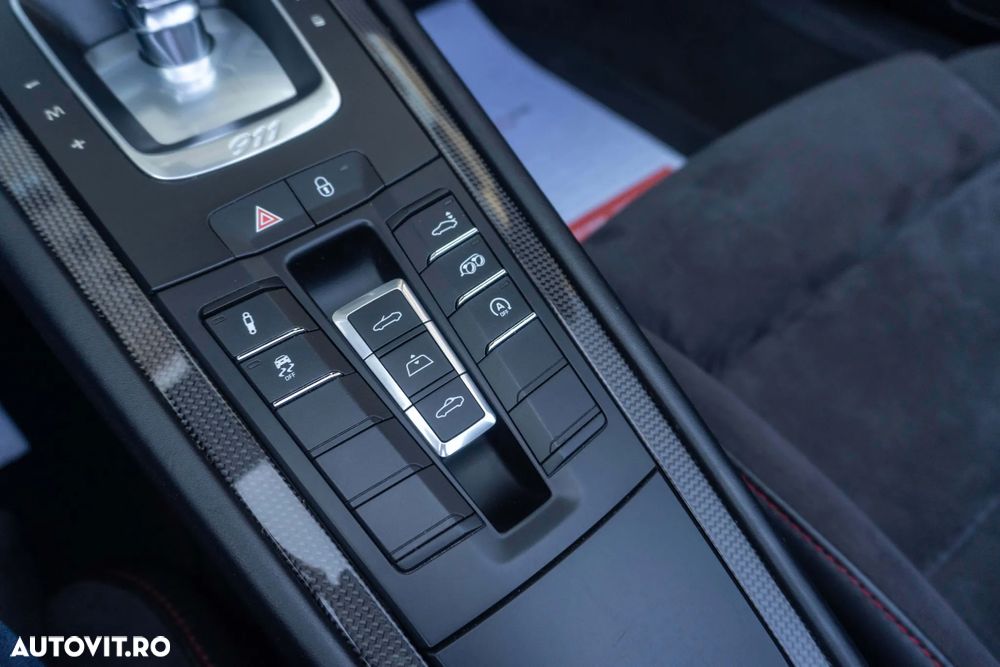 Porsche 911 Carrera 4 GTS Cabriolet PDK - 33