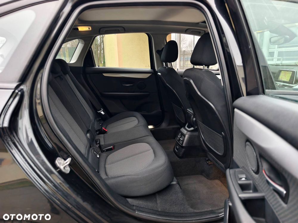 BMW Seria 2 218d Sport-Aut Advantage - 27