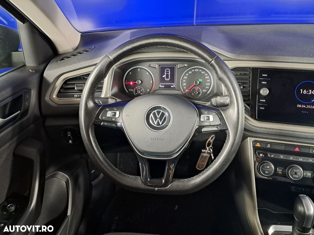Volkswagen T-Roc - 13