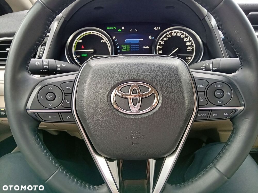 Toyota Camry 2.5 Hybrid Executive CVT - 17