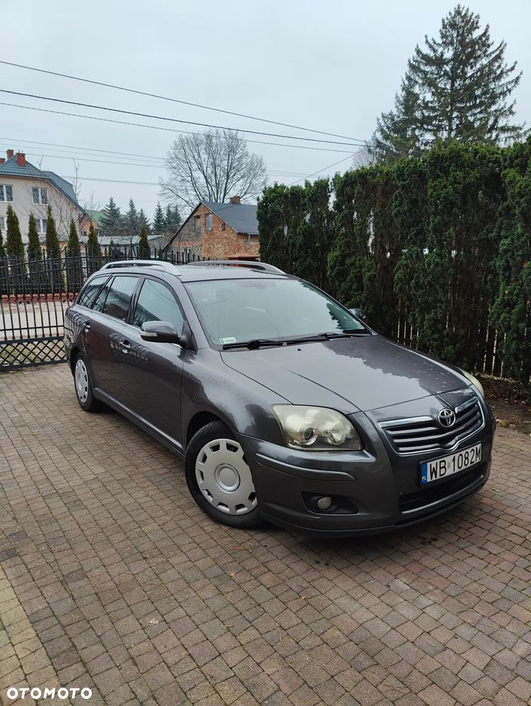 Toyota Avensis 1.8 VVT-i Automatik Sol - 1