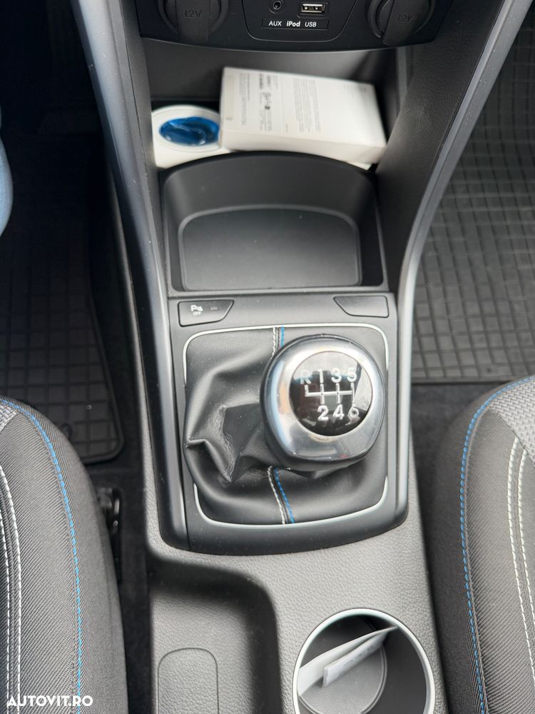 Hyundai i30 blue Kombi 1.6 CRDi Passion - 22