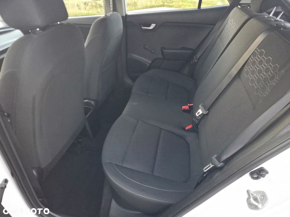 Kia Rio 1.2 Edition 7 - 14