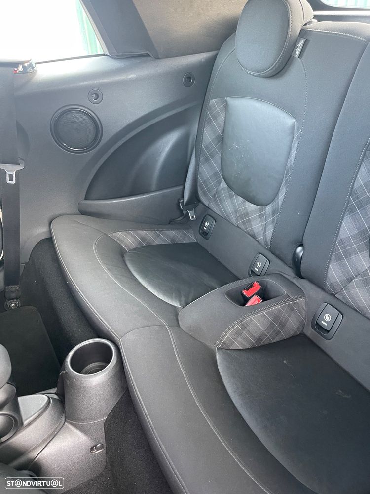 MINI Cabrio Cooper D - 17