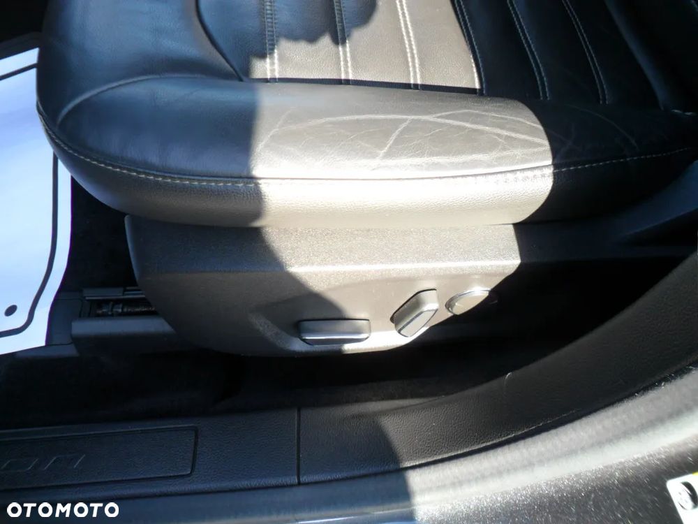 Ford Mondeo 2.0 EcoBoost Titanium - 30