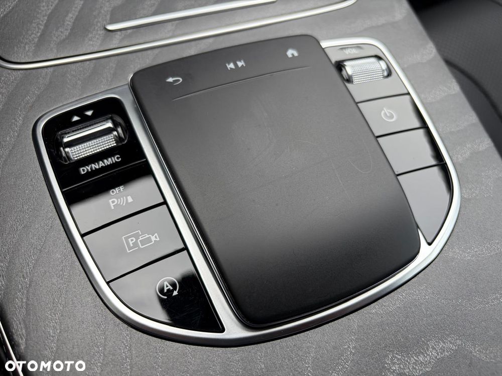 Mercedes-Benz CLS 300 d 4-Matic AMG - 27