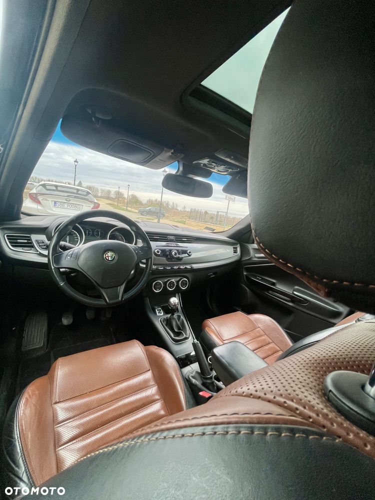 Alfa Romeo Giulietta 2.0 JTDM Veloce - 9