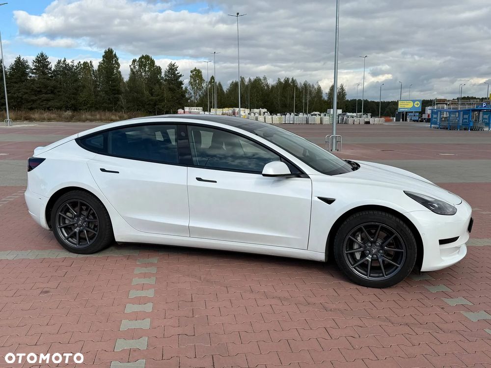Tesla Model 3 Standard Reichweite Plus Hinterradantrieb - 22
