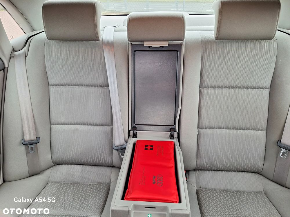 Audi A4 Limousine - 30