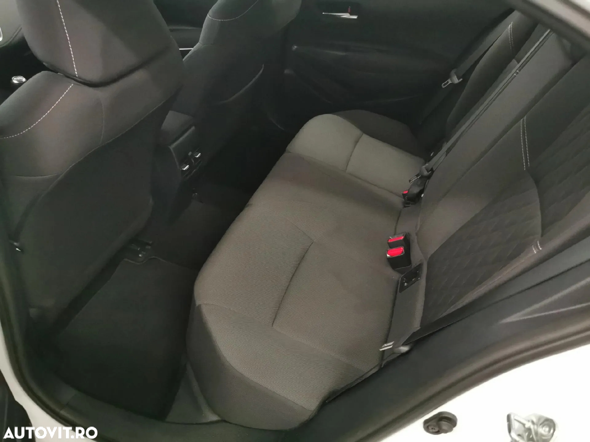 Toyota Corolla Sedan 1.5 TNGA MT Business - 12
