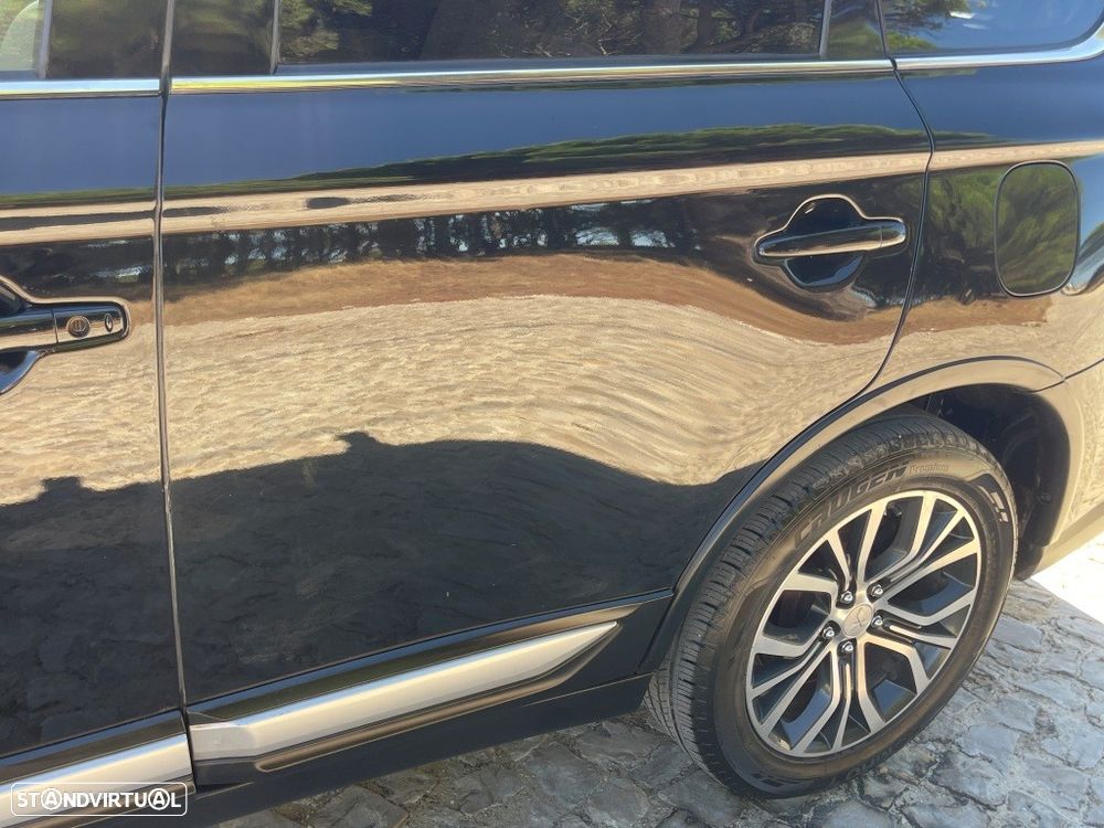 Mitsubishi Outlander 2.2 DI-D Instyle Navi - 11