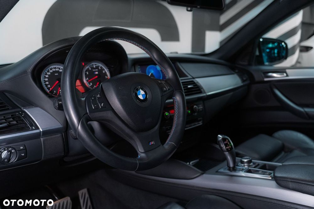 BMW X6M - 28