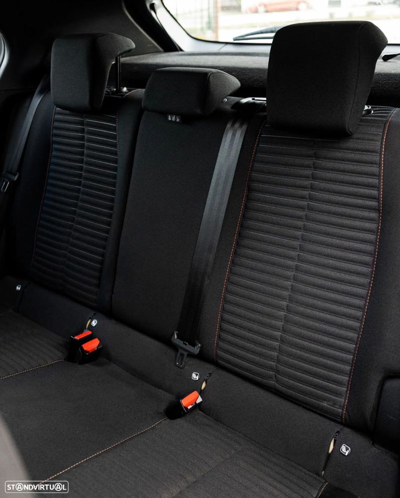 Peugeot 2008 PureTech 130 EAT8 Allure - 18