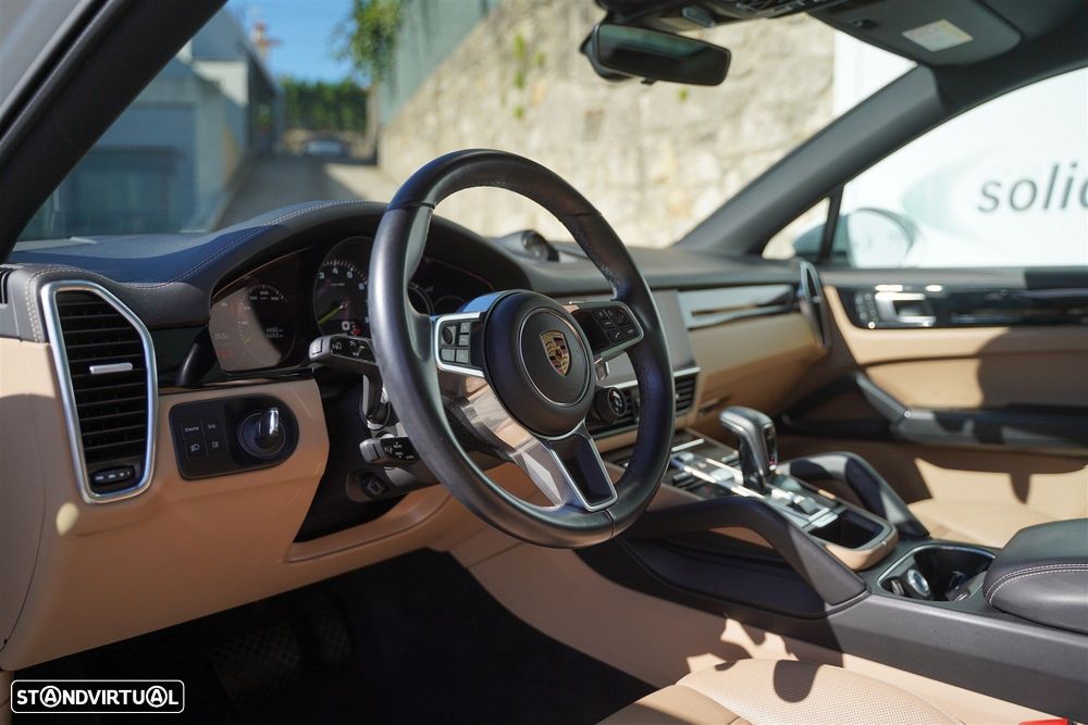 Porsche Cayenne Coupé E-Hybrid - 41