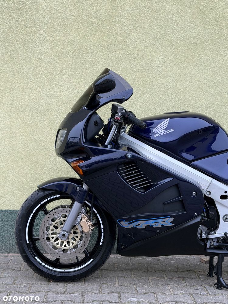 Honda VFR - 26