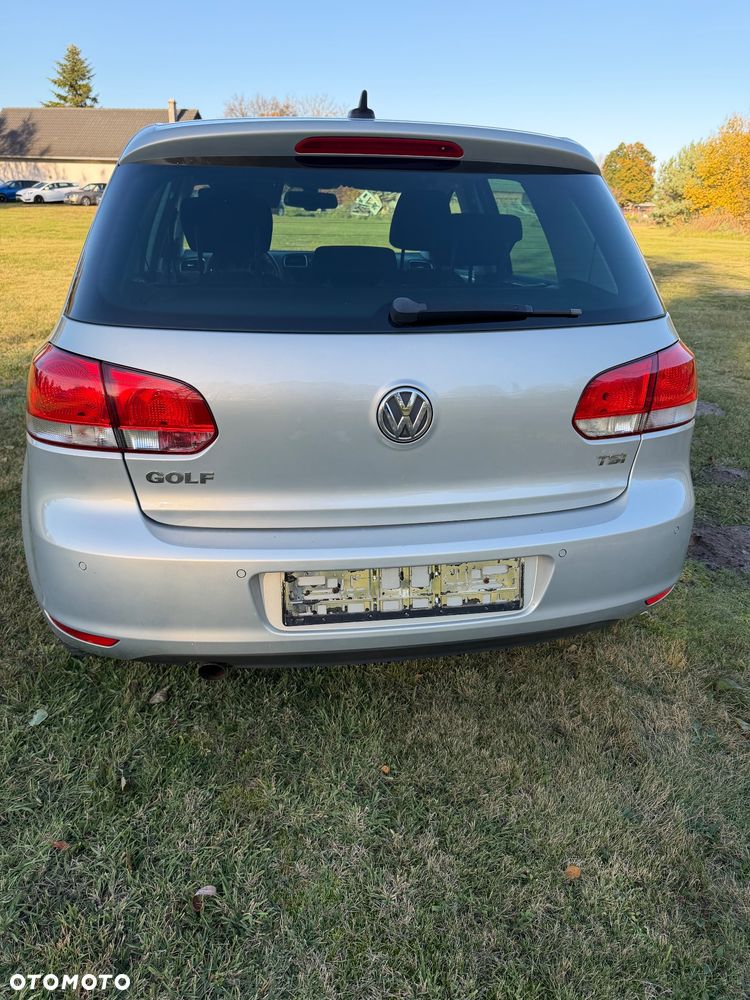 Volkswagen Golf - 6