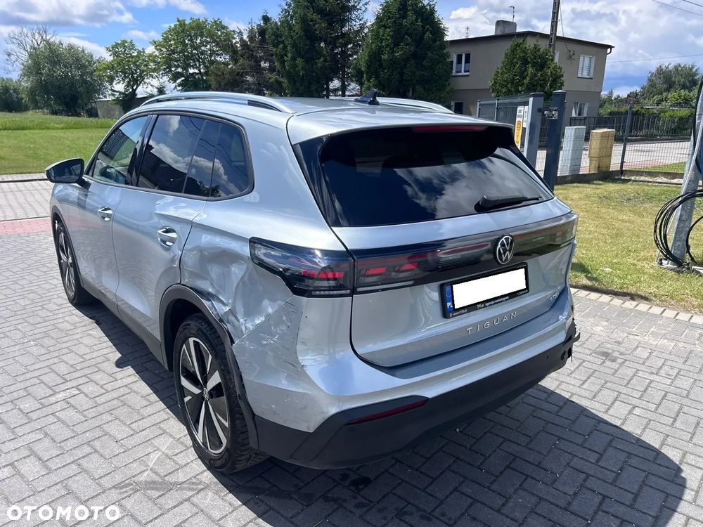 Volkswagen Tiguan 1.5 eTSI Elegance DSG - 32