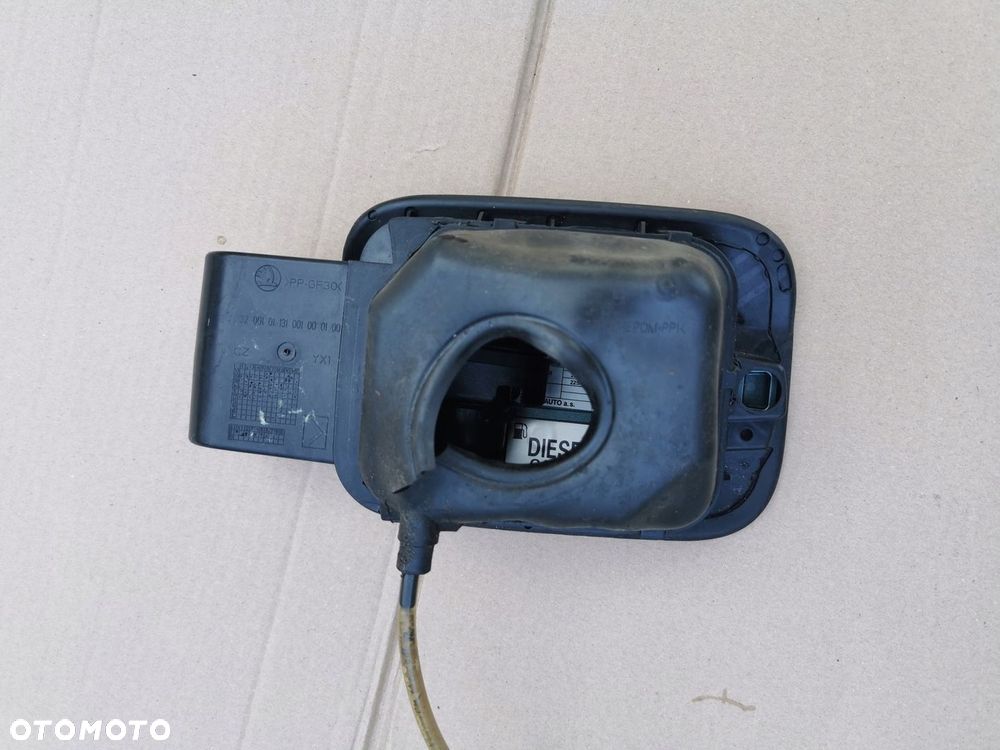 Klapka wlewu paliwa Skoda Superb II kombi LF6Q - 3