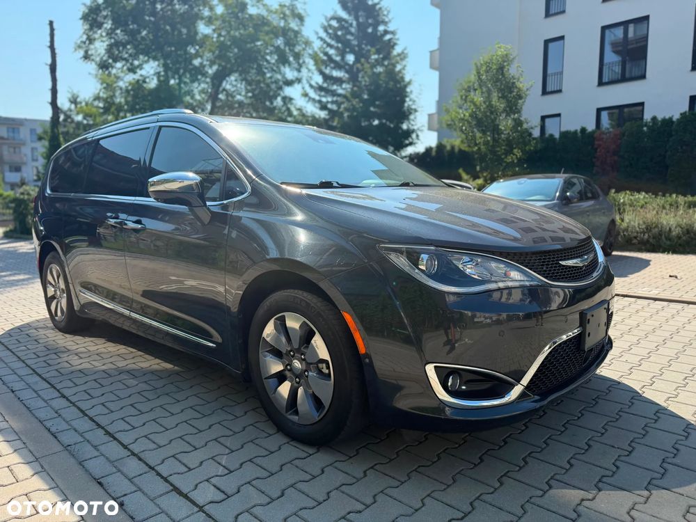 Chrysler Pacifica - 4