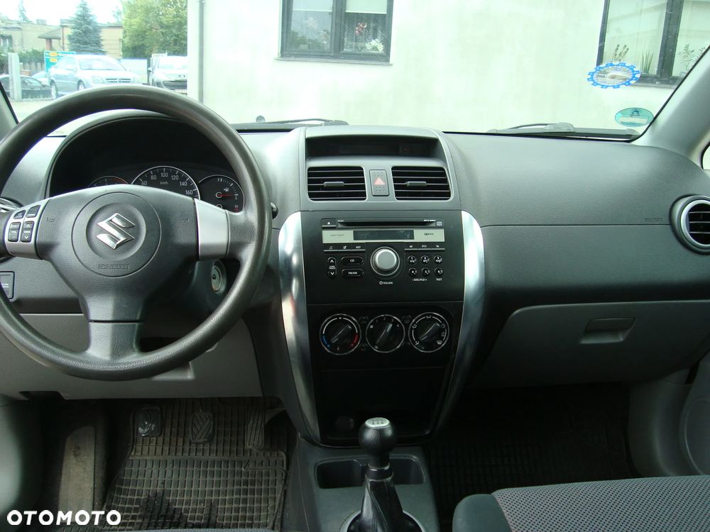 Suzuki SX4 - 10