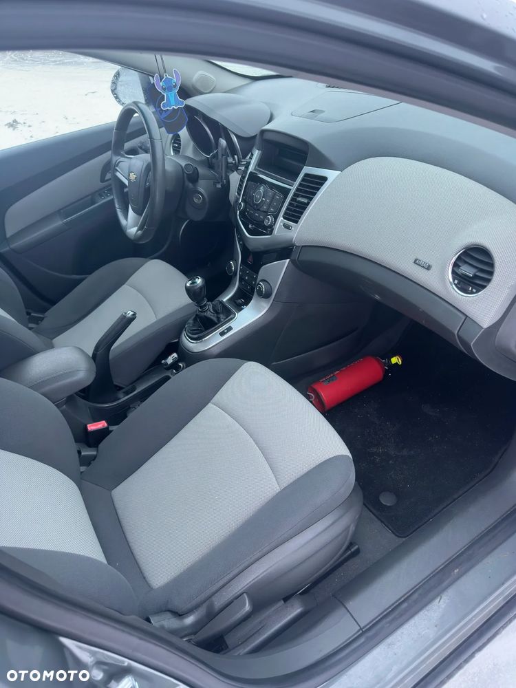 Chevrolet Cruze - 10