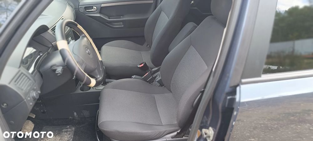 Opel Meriva - 12