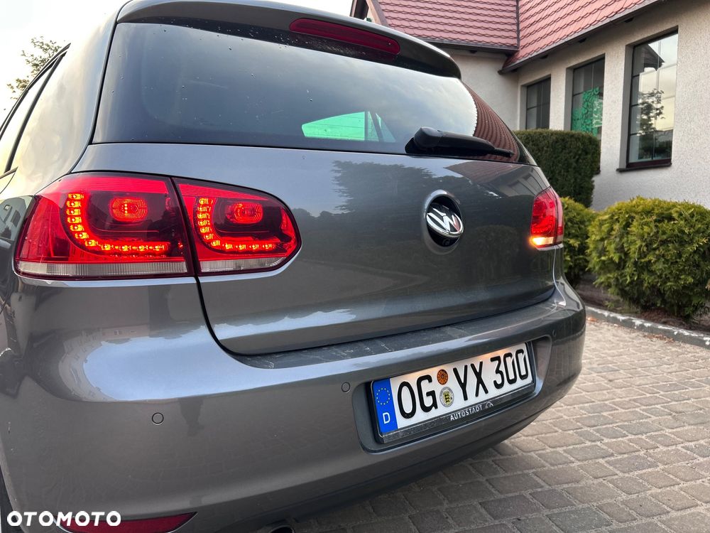 Volkswagen Golf 1.6 TDI DPF Highline - 8