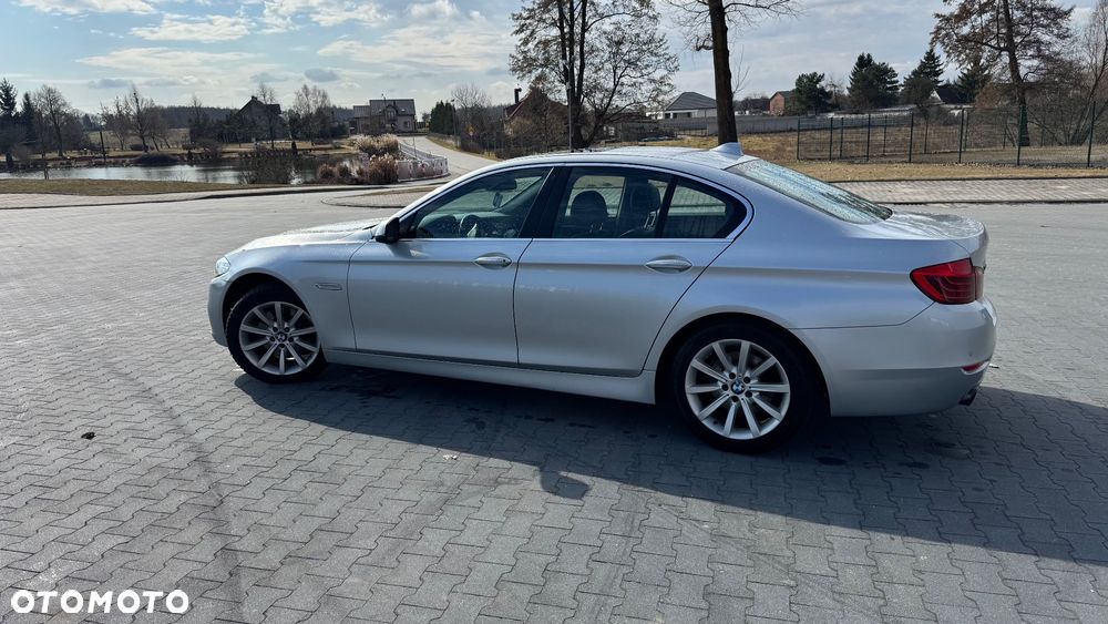 BMW Seria 5 535i xDrive Sport-Aut Luxury Line - 11