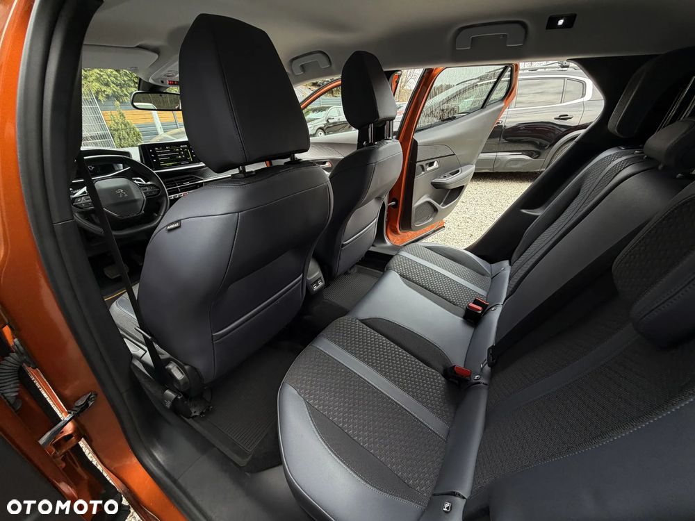 Peugeot 2008 1.5 BlueHDi Allure Pack S&S EAT8 - 21