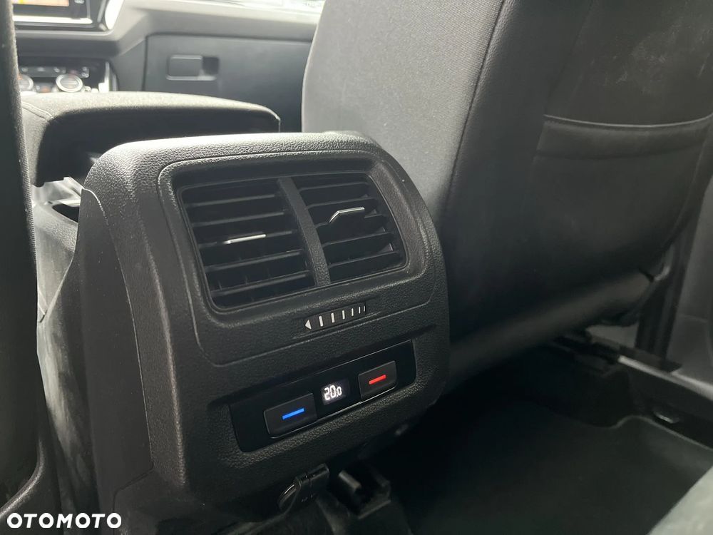 Volkswagen Touran 1.5 TSI EVO Highline DSG - 23