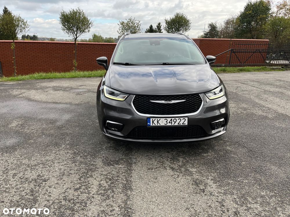 Chrysler Pacifica - 4