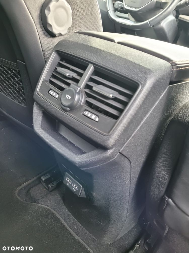 Peugeot 3008 1.6 PureTech Hybrid4 PHEV GT S&S EAT8 - 28