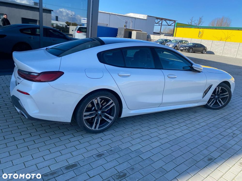 BMW Seria 8 840i xDrive - 16
