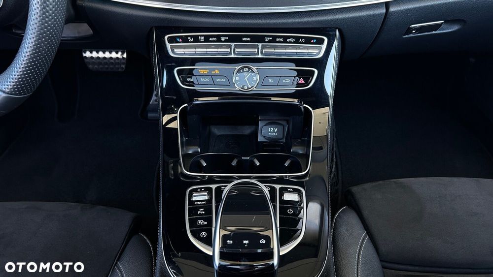 Mercedes-Benz Klasa E 220 d 4-Matic AMG - 22