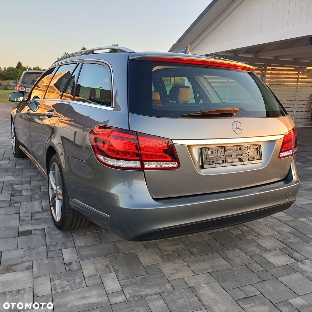 Mercedes-Benz Klasa E 300 T BlueTEC 7G-TRONIC - 15