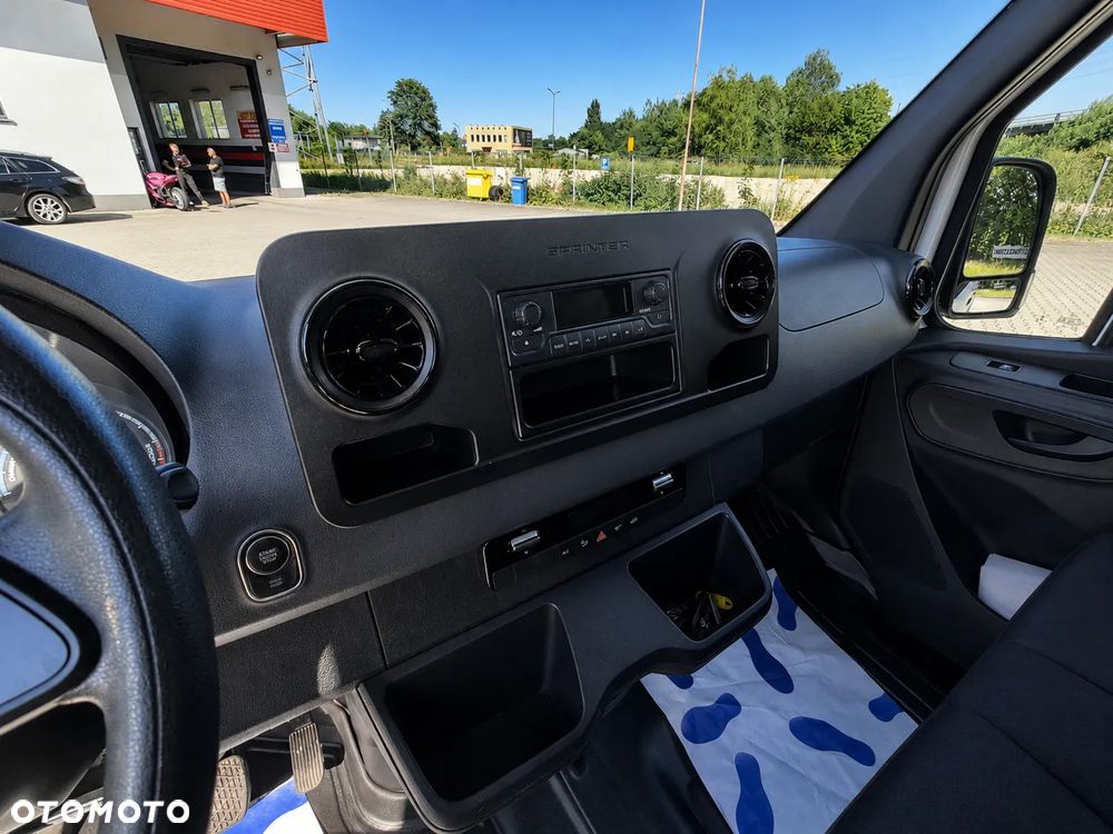 Mercedes-Benz Esprinter - 21