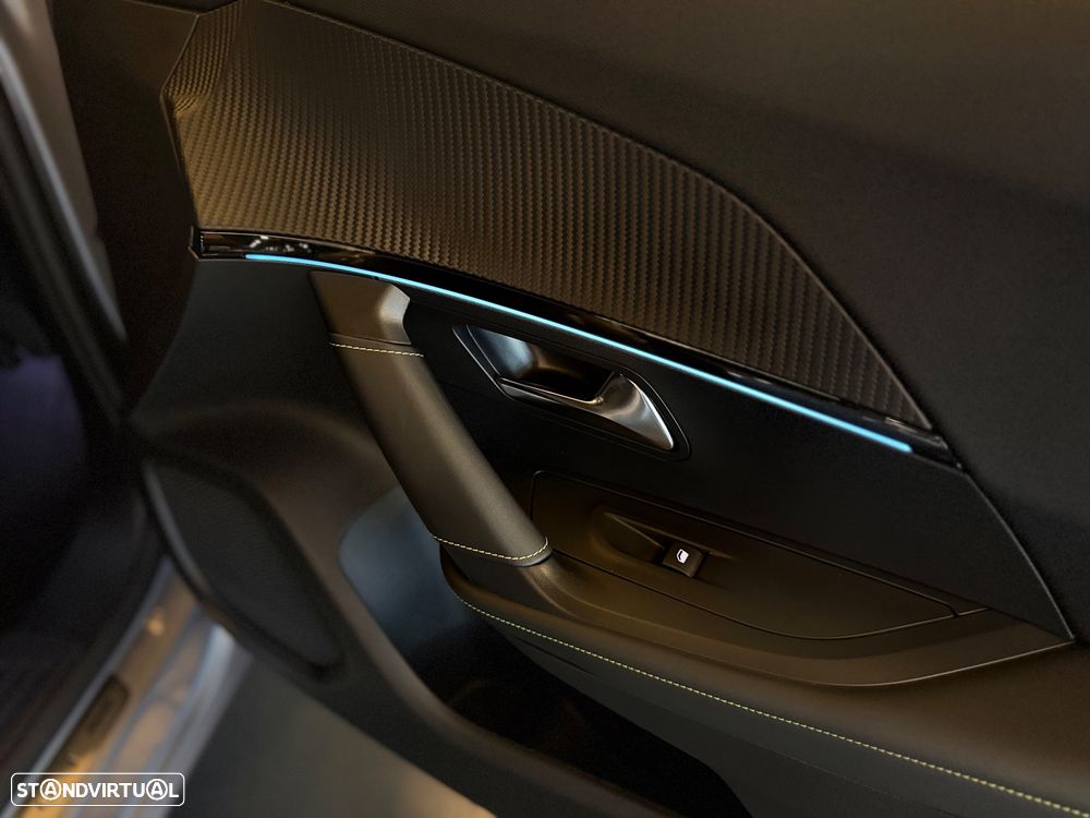 Peugeot e-2008 50 kWh GT Pack - 36