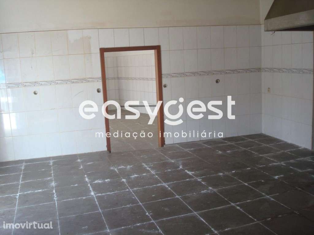 Excelente Moradia V5 com espaço Comercial na da Horta da Vilariça - Grande imagem: 3/18
