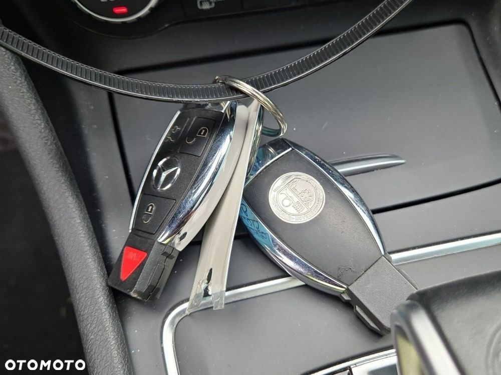 Mercedes-Benz CLA 45 AMG 4-Matic - 13