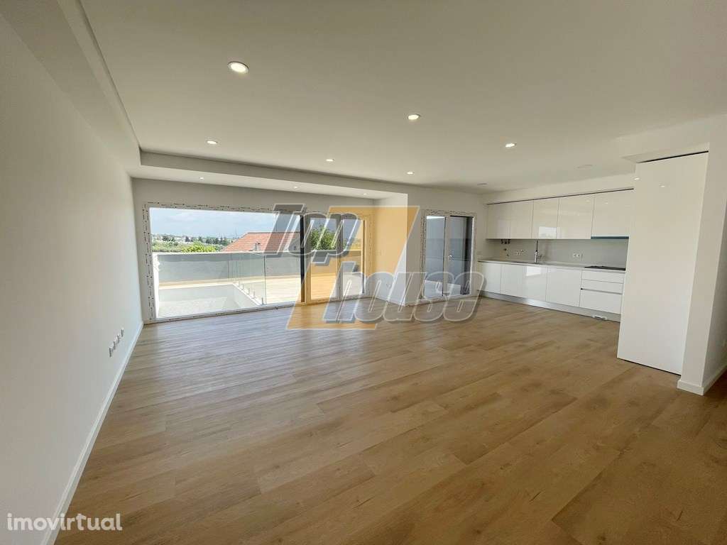 Moradia em banda V4 + 1 - Caparica - Grande imagem: 2/48