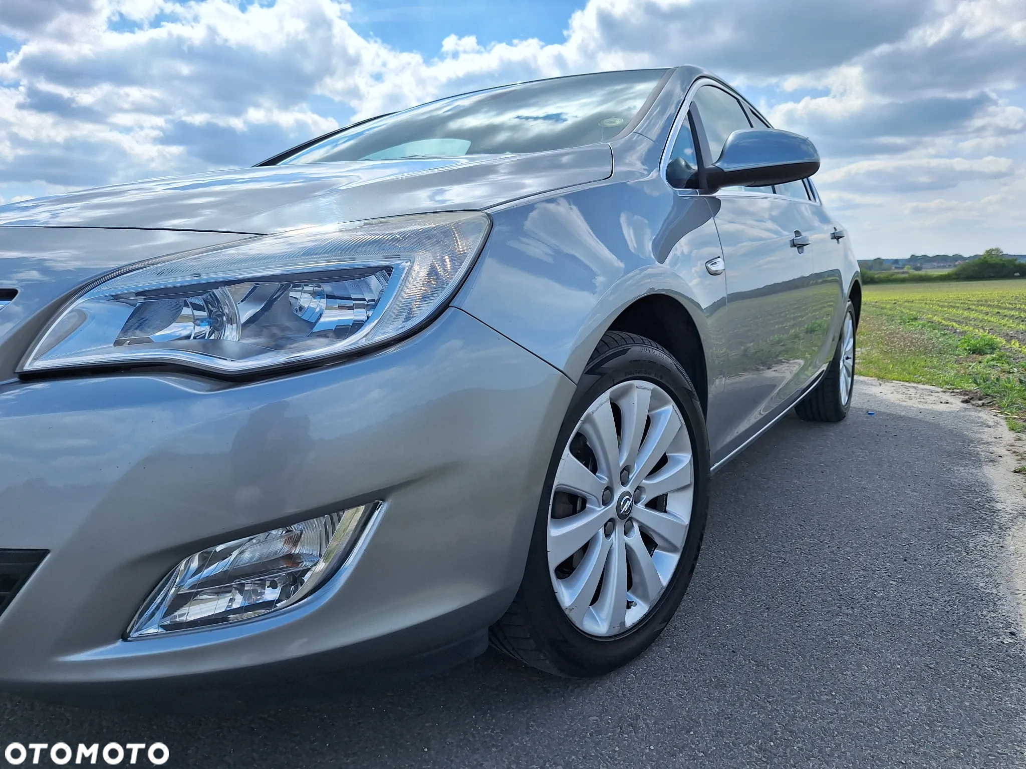 Opel Astra IV 1.4 T Cosmo - 3