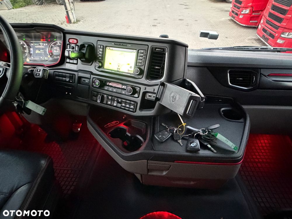 Scania Scania R650 z Niemiec bez EGR tylko SCR pełne wyposażenie FULL AIR V8 - 16